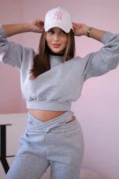 Insulated set with a short sweatshirt in gray color