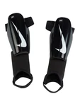 NIKE Schienbeinschoner Charge schwarz/weiß