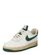 Nike Sportswear Nizke superge 'Air Force 1 07 LV8'  kremna / zelena