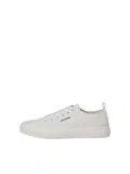 Weiße trendige Turnschuhe ohne Schnürsenkel image