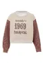 Crvene Sportske Prevelike Majice image