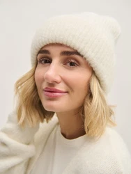 Tatiana Zidekova Mütze offwhite