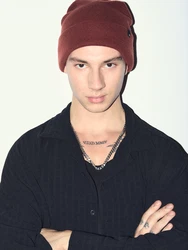 Pull&Bear Mütze burgunder