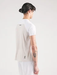 On Sportshirt beige / weiß