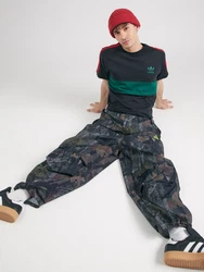 ADIDAS ORIGINALS T-Shirt jade/rot/schwarz