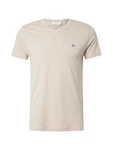 GANT T-Shirt V-Neck Slim Fit SLIM SHIELD V-NECK T-SHIRT kitt GANT T-Shirt V-Neck Slim Fit SLIM SHIELD V-NECK T-SHIRT kitt