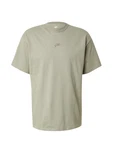 Nike Sportswear T-Shirt 'Premium Essentials' oliv