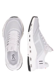 On Sneaker 'Cloudnova Form 2' hellgrau/weiß