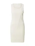 Pouzdrové šaty s výstřihem na ramena image
