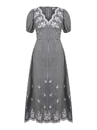 Dorothy Perkins Petite Šaty černá / bílá