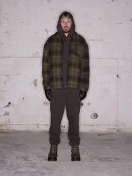 ABOUT YOU x Rewinside Jacke Adrian ocker/grün/schwarz