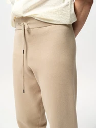 ABOUT YOU x Jaime Lorente Hose 'Miguel' hellbraun