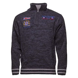 Herren-Thor-Pullover aus Acryl mit Viertel-Reißverschluss und hohem Rippstrickkragen mit aufgestickten Emblemen auf Brust- und Rückenpartie in Zwei Farbgebungen entworfen in Island