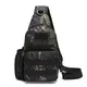 Chenstabar Herren Taktische Sling-Tasche Kleine Schulter-Brust-MOLLE-Tagespackung Crossbody Bags Rucksack zum Radfahren Wandern Camping Trekking (schwarze Tarnung)