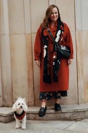 Volnen pla enski, rdea barva