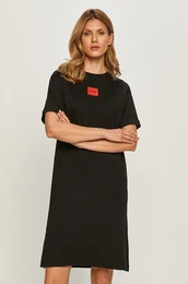 Obleka rna barva,