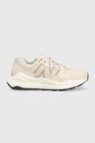 Rjava New Balance Zimske superge za dame image