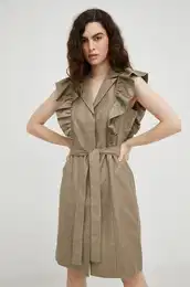 Obleka zelena barva
