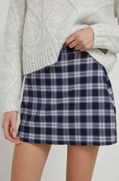 Krilo Hollister Co. mornarsko modra barva