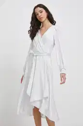 Obleka srebrna barva