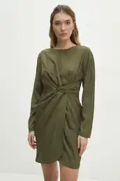Obleka zelena barva