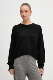 Pulover z dodatkom volne