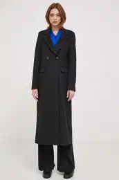 Pla enski, rna barva