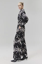 Hlae enski, rna barva