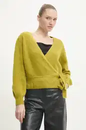 Pulover z volno zelena barva