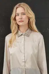 Srajca enska, be barva