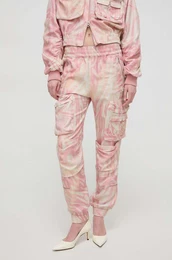 Hlae enski, roza barva