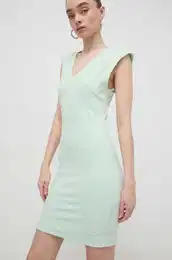 Obleka zelena barva