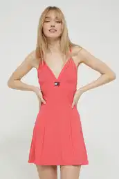 Haljina boja: ruiasta, mini, iri se prema dolje