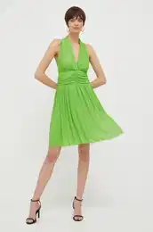 Obleka zelena barva