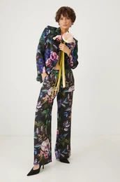 Hlae enski, rna barva