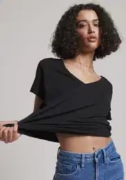 V-Shirt STUDIOS SLUB EMB VEE TEE , Damen, Gr. XL, schwarz, Single Jersey, Obermaterial: 60% Baumwolle, 40% Lyocell, unifarben, casual, lssig geschnitten hftlang, V-Ausschnitt, Kurzarm geschnittene Kante, Shirts, strukturiertes T-Shirt mit V