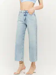 Light blue cropped jeans - Women