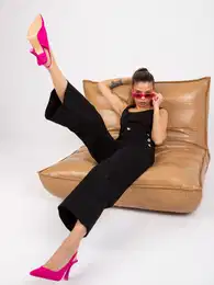 Marianne rne jeans kavbojke z dekorativnimi gumbi
