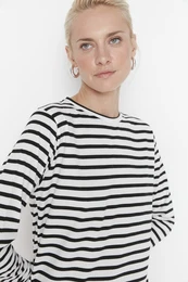 White Striped Basic Knitted T-shirt