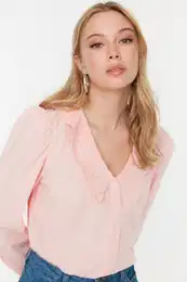 Powder Embroidered Collar Cotton Woven Shirt