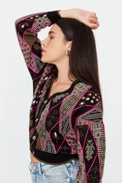 rna pletenina z vzorcem Cardigan