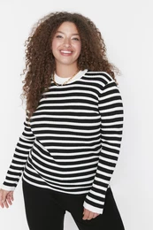 Curve Black and White Crew Neck Pruhovan pleten svetr