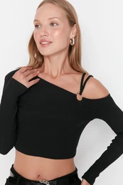 ern pilhav crop s detaily doplk, prun pleten halenka s cropem