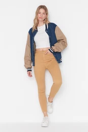 deva visokog struka skinny traperice