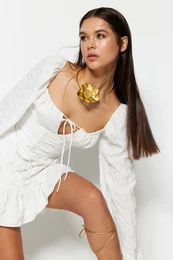 Ecru podloena teksturirana porona veerna obleka