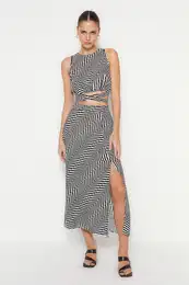 Black Geometric Patterned Viscose Fabric Midi Length Woven Skirt