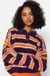 vijolini pulover za pletenine iz barvnih blokov