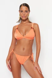 roza tunel teksturirana bikini dna z obiajnimi nogami
