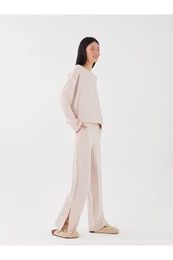 Dmsk pyamo s kulatm vstihem a dlouhmi rukvy