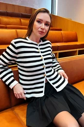 enska bela rtasta posadka vrat oblazinjen zlati gumb Podrobna pletenina Cardigan.
